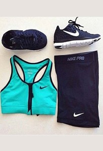 نمایش محصولات در دسته لباس ورزشی تصویر برای گروهلباس ورزشی